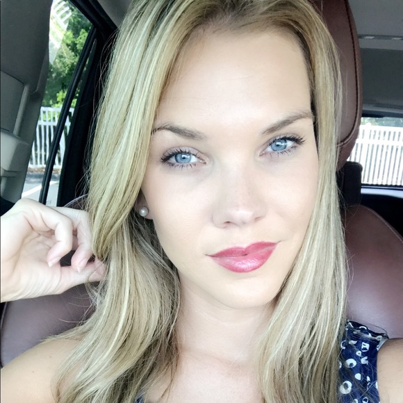 Meet your Posher, Karen - Picture 1 of 1